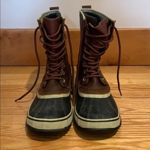 Sorel leather winter snow boots